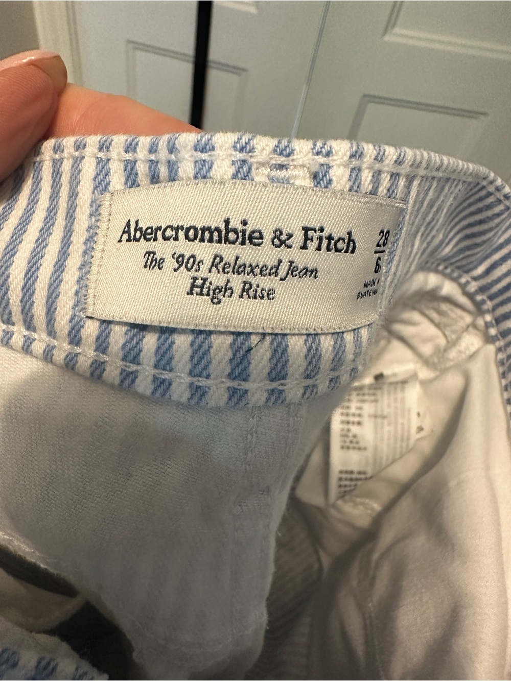 Abercrombie & Fitch women’s Blue Stripe seersucker High-Rise Jeans- size 6